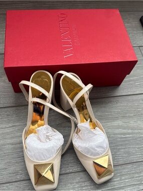 Valentino Garavani Cream Patent Slingback Pumps with Gold Pyramid Accent